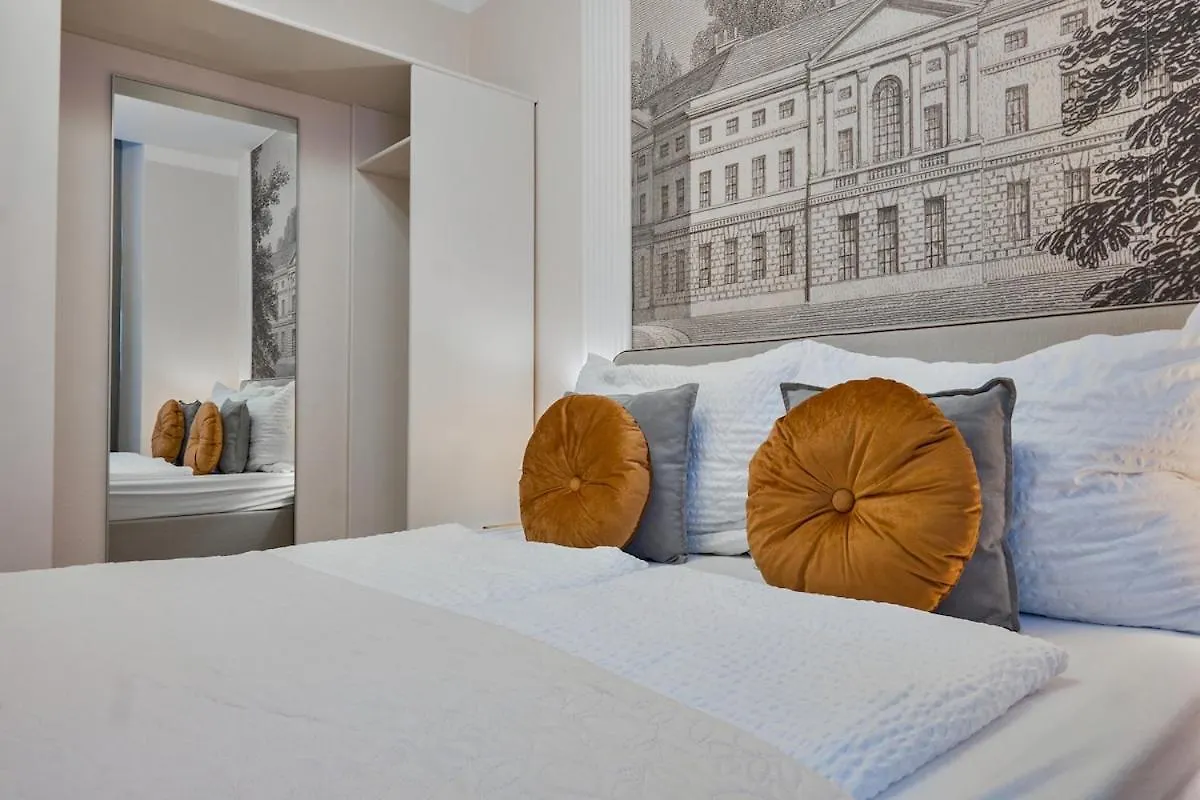 Apartment At Votiv Church I 5 Minutes To Inner City I Wifi I 3 Minutes To Metro Schottentor Vienna