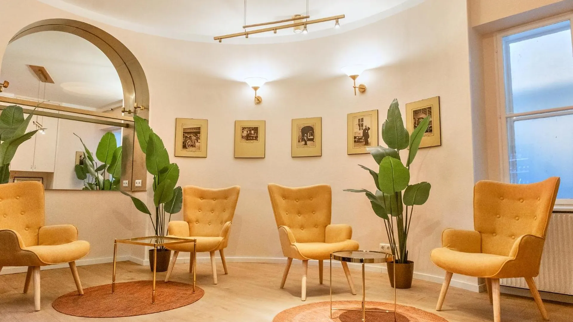Apartment At Votiv Church I 5 Minutes To Inner City I Wifi I 3 Minutes To Metro Schottentor Vienna