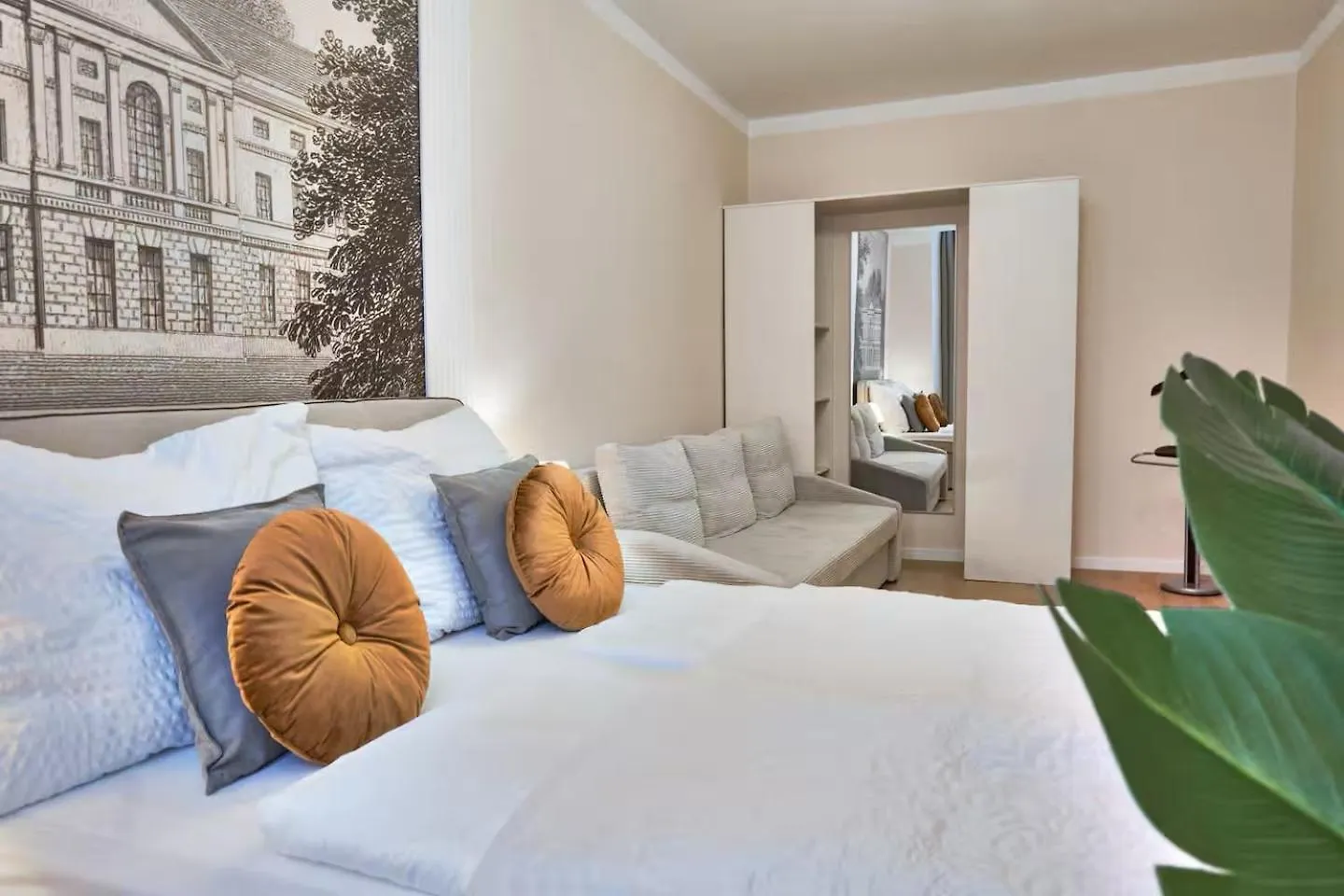 Apartment At Votiv Church I 5 Minutes To Inner City I Wifi I 3 Minutes To Metro Schottentor Vienna