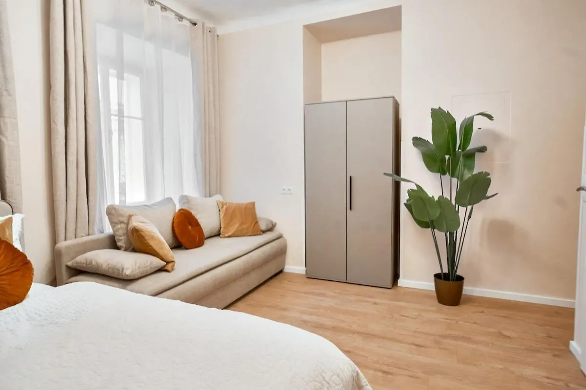 Votivpark Rooms I Self Check In Vienna Apartment