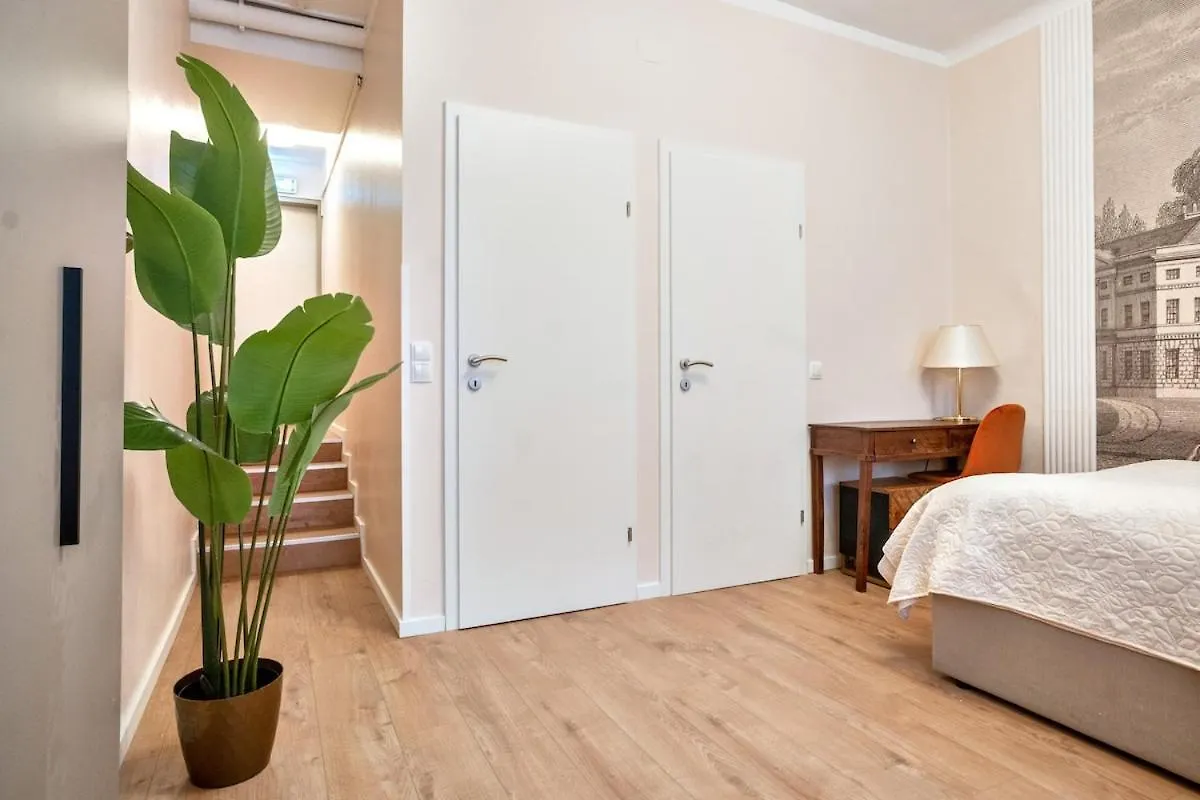 Votivpark Rooms I Self Check In Vienna Apartment